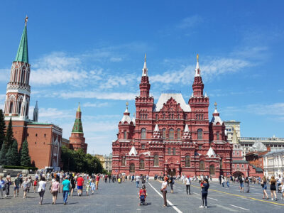 Rusia si Noptile Albe