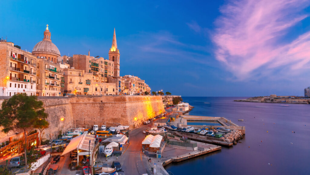 Apus în Valletta cu Biserica Maica Domnului de pe Muntele Carmel Circuit Malta februarie 2027 cu Damian Anfile