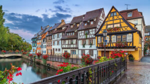 Case istorice pe râul Lauch în Colmar Alsacia Franța circuit Terra Incognita